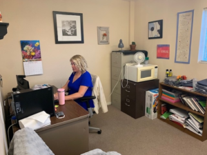 Picture of lady in office